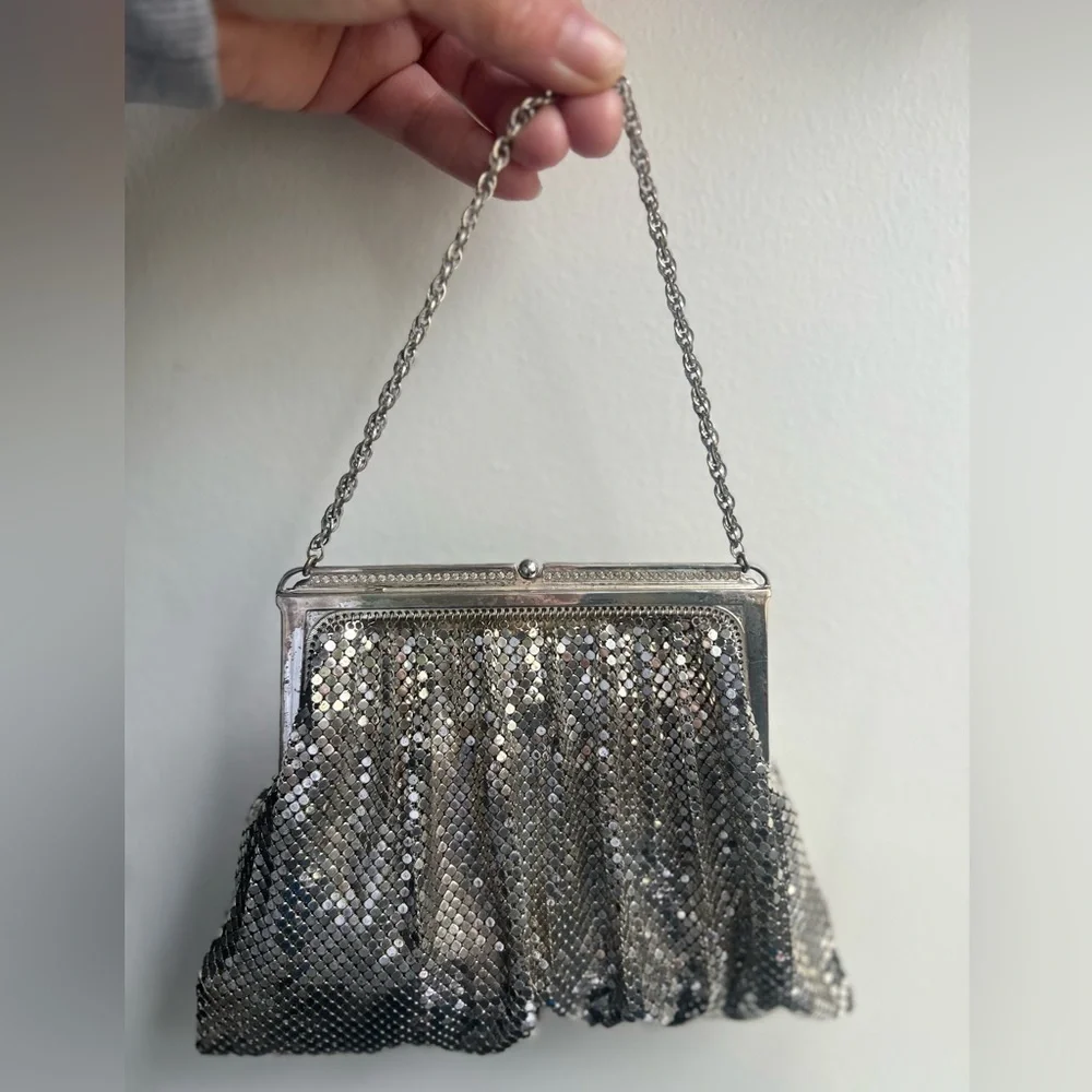 Vintage Whiting & Davis Silver Metal Mesh Evening Bag